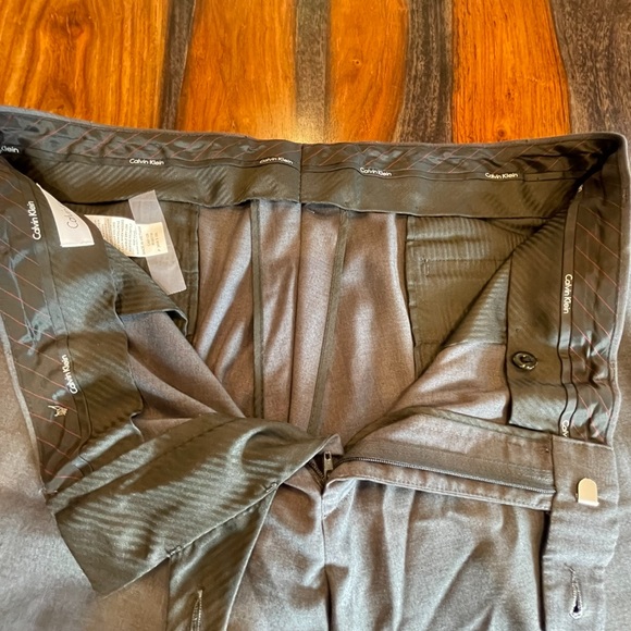 3-Calvin Klein Pants. - Picture 6 of 10